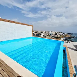 Encantador Com Piscina E Vista Mar Praia